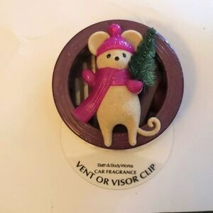 Bath & Body Works Nora Mouse Car Fragrance Holder w/Tis The Season Refill